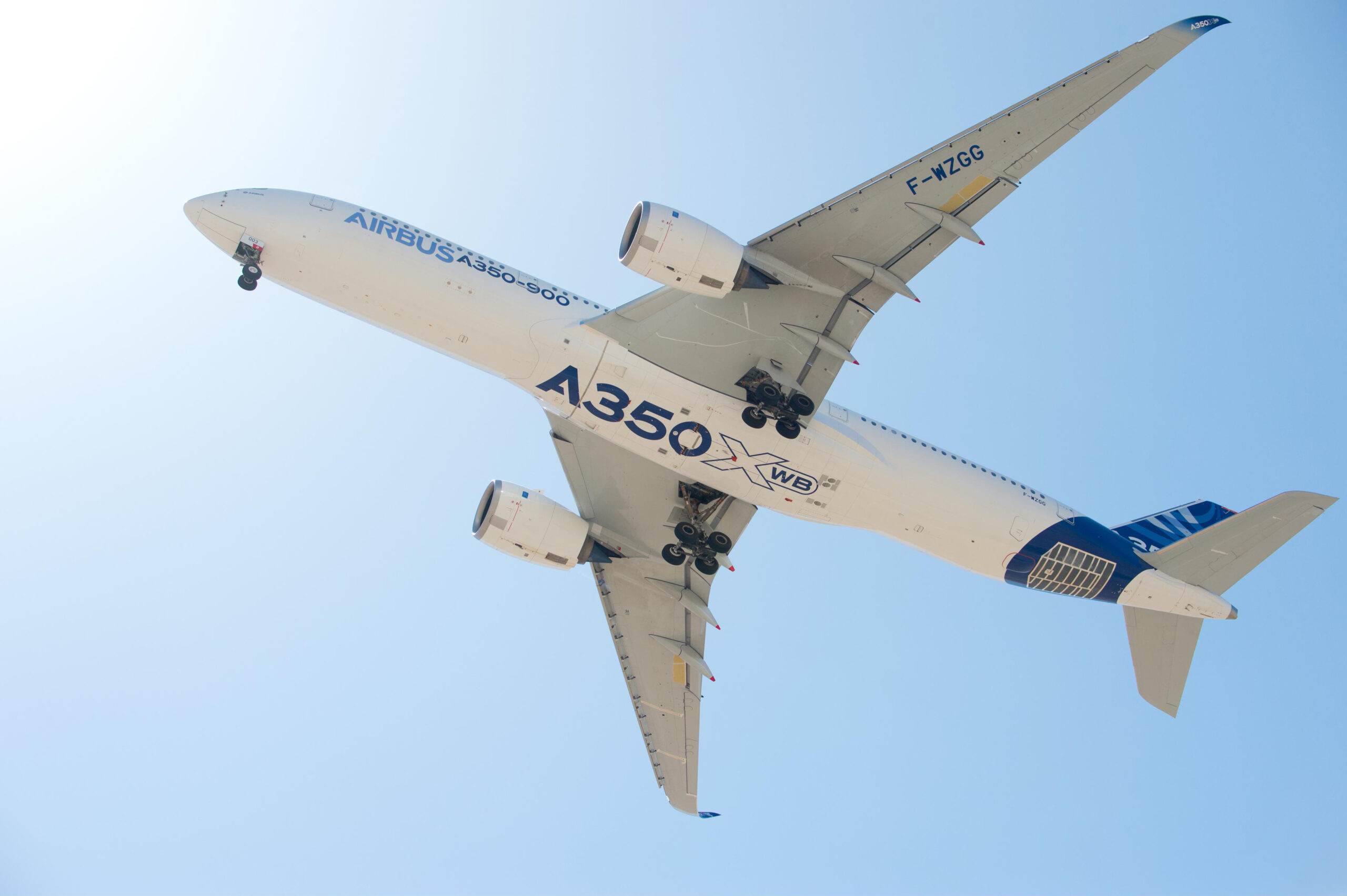a350-900_xtra_wide_body_in_flight